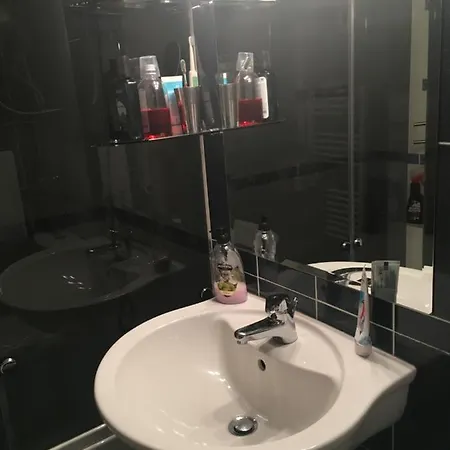 Bed & Breakfast Single: An Experience Like No Other Sofie